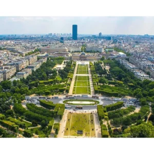 Accès au sommet de la tour Eiffel avec billet coupe-file et audio-guide pour 2 adultes et 2 enfants - Coffret Cadeau Sport & Aventure