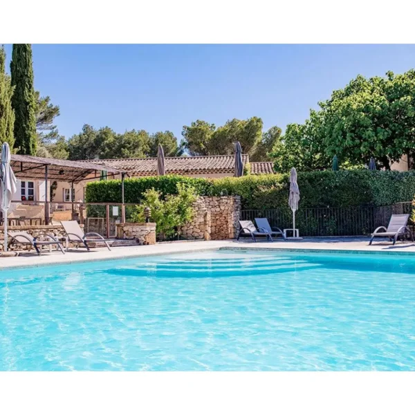 Escapade provençale : 2 jours en mas avec dîner et piscine près d'Aix - Coffret Cadeau Séjour