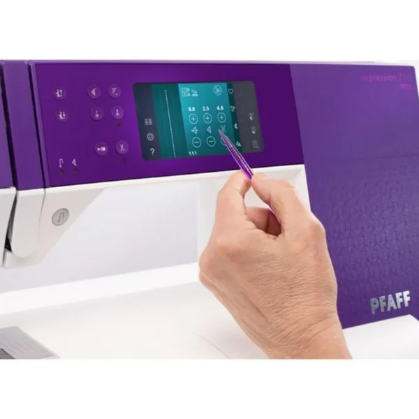 Machine à coudre PFAFF Expression 710
