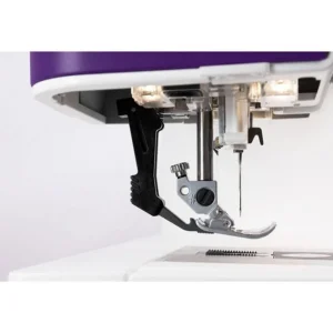 Machine à coudre PFAFF Expression 710
