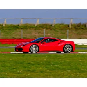 Stage de pilotage : 3 tours sur le circuit de Montlhéry en Ferrari 488 - Coffret Cadeau Sport & Aventure