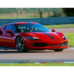 Stage de pilotage : 5 tours sur le circuit de Lohéac en Ferrari 296 GTB - Coffret Cadeau Sport & Aventure