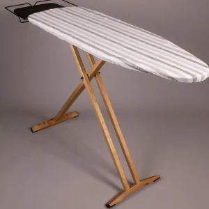 Table à repasser en bois NUBAR 130x47 H92cm housse 100% cotton avec repose fer et repose centrale vapeur