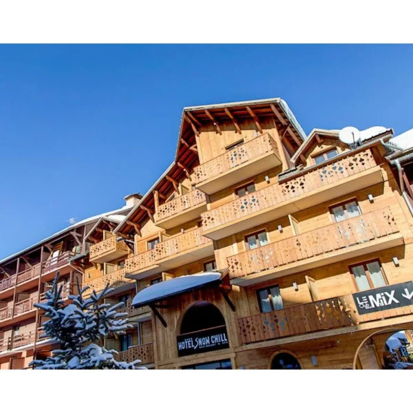 Évasion relaxante en hôtel 4* avec sauna, dîner gastronomique et champagne à Risoul - Coffret Cadeau Séjour